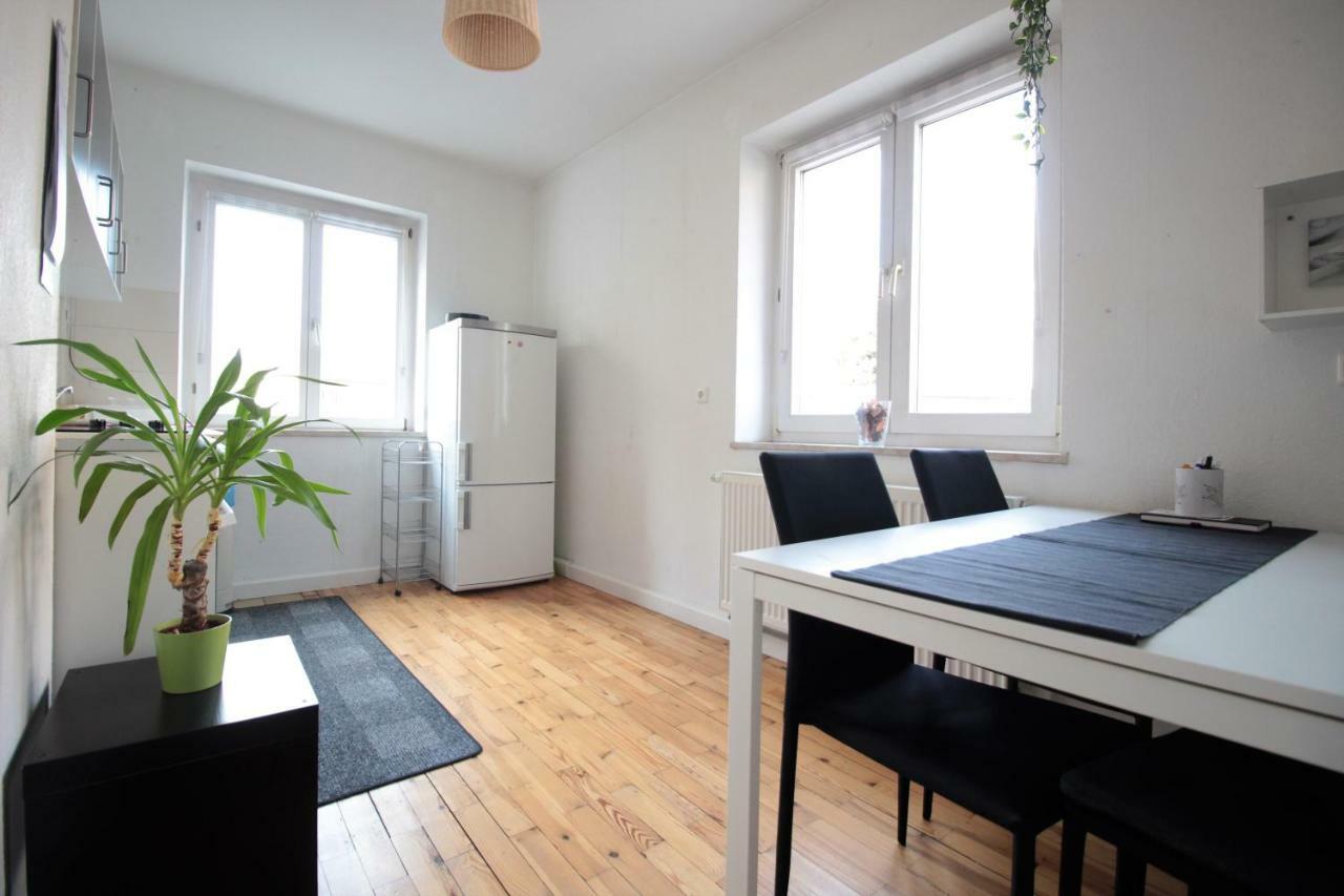 Charming 3-Bedroom Apartment With Parking Lot Wurzburg Exterior photo