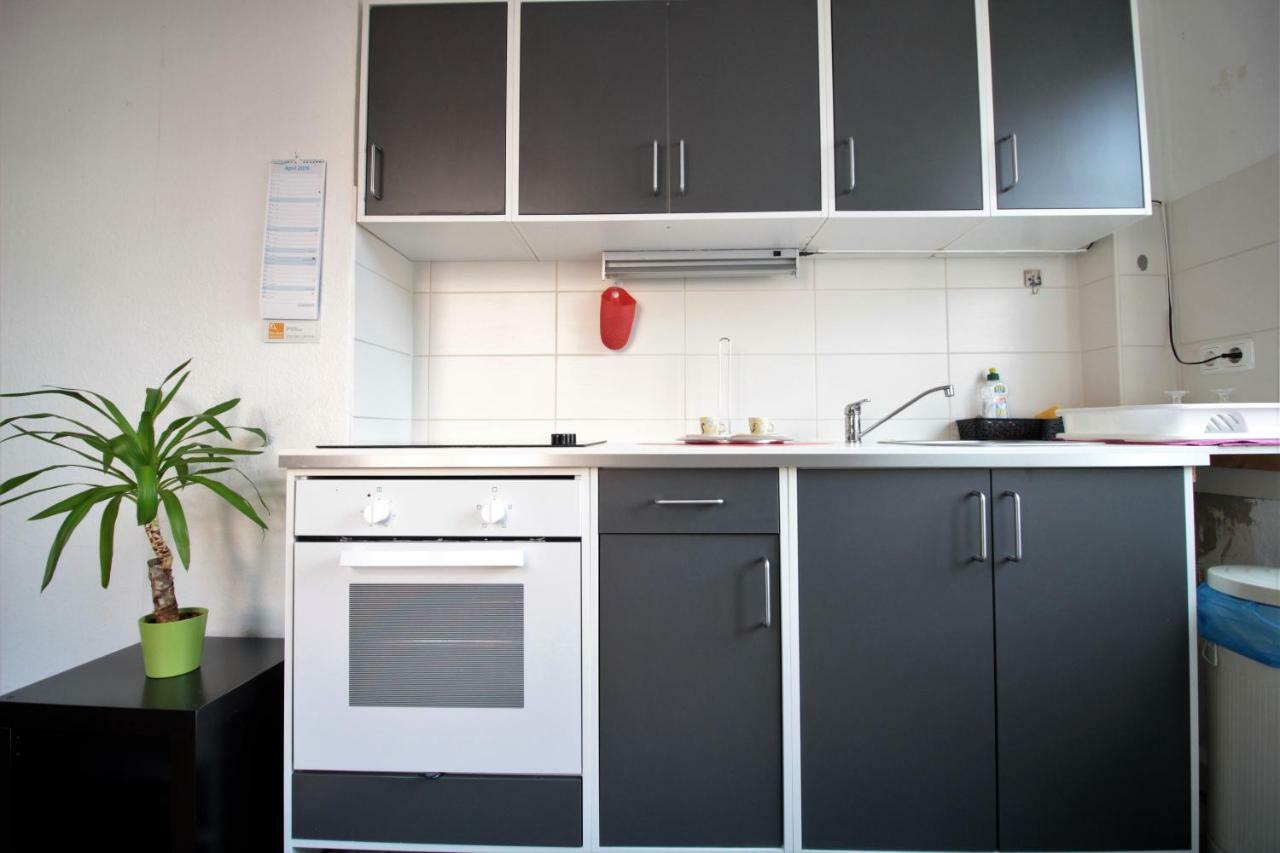 Charming 3-Bedroom Apartment With Parking Lot Wurzburg Exterior photo